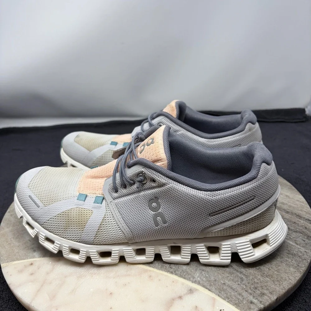 On Running Cloud 5 Push Glacier Undyed White Peach 69.98353 Womens Size 8.5